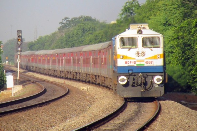 आज रेलवे ने 156 ट्रेनों को किया रद्द, घर से निकलने से पहले चेक करें कैंसिल ट्रेनों की लिस्ट