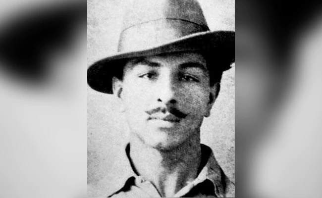 शहीद भगत सिंह ने फांसी से एक दिन पहले लिखा था आखिरी खत, जानिए क्या था उसमें
