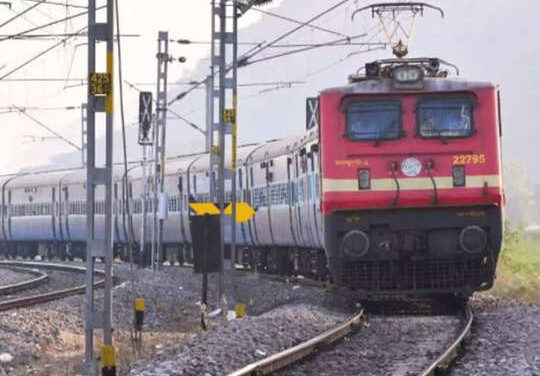 भारतीय रेलवे – जानिए वर्ष 21-22 के पहले नौ महीने में कितनी हजार ट्रेनें हुईं रद, रेलवे ने दी जानकारी